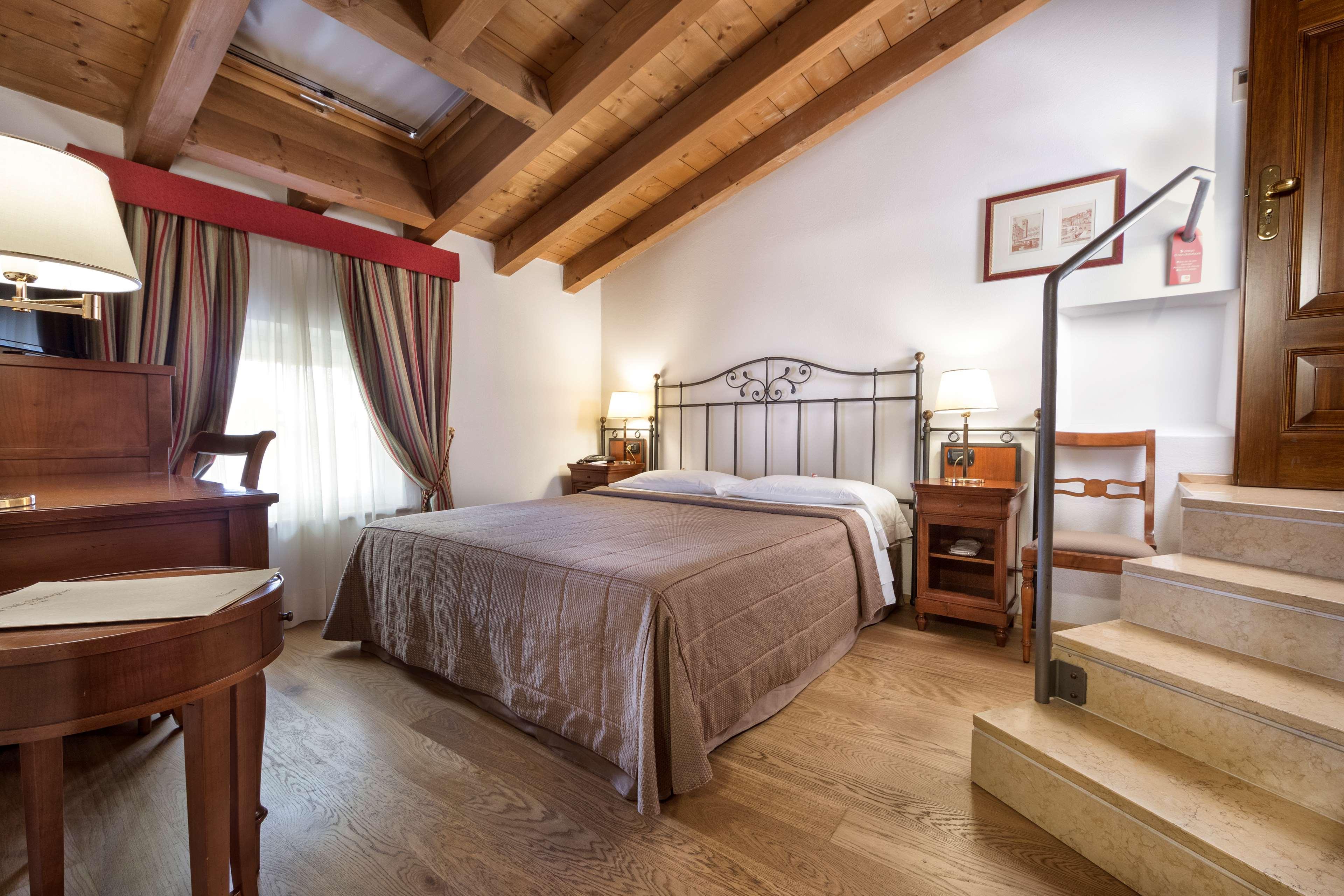 Hotel Villa Malaspina Castel d'Azzano Exterior foto