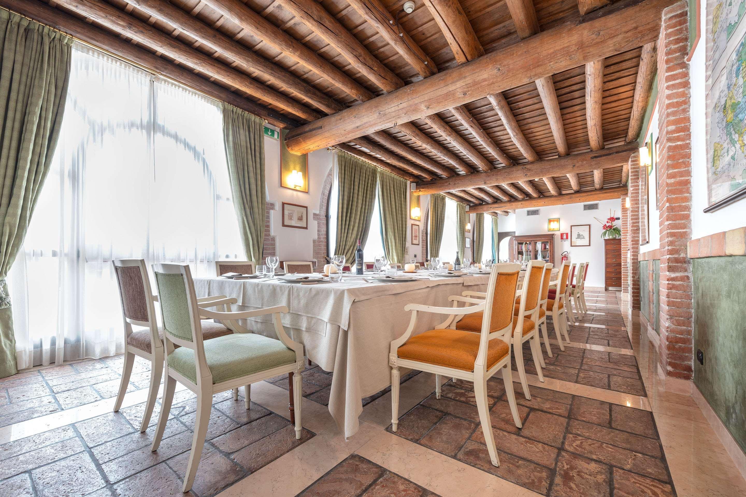 Hotel Villa Malaspina Castel d'Azzano Exterior foto
